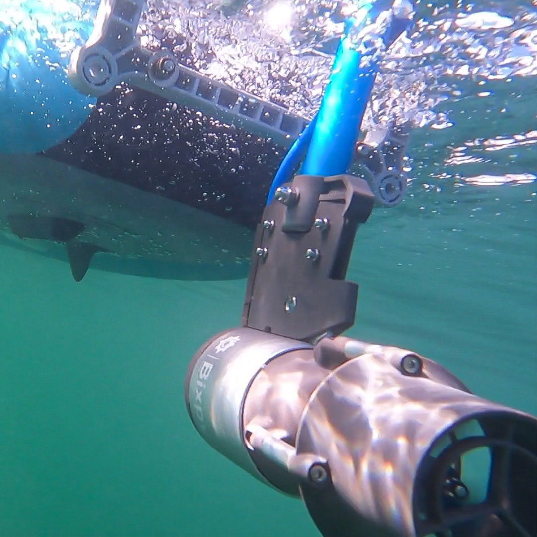 モーター=重いは昔の話。片手で運べるBixpyの軽量革命