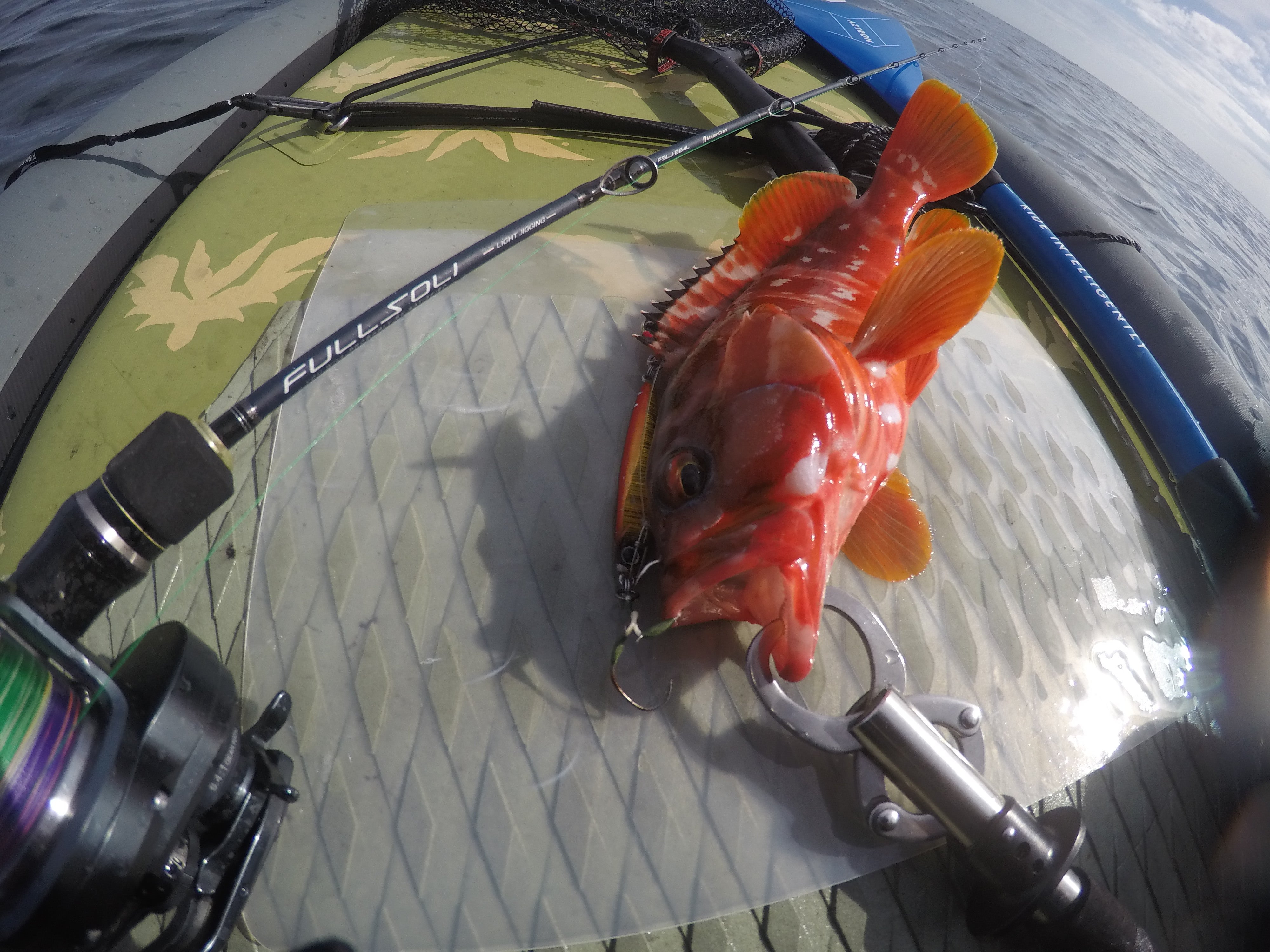 穏やかな日のSUPフィッシングはバッテリーが半分も減らない